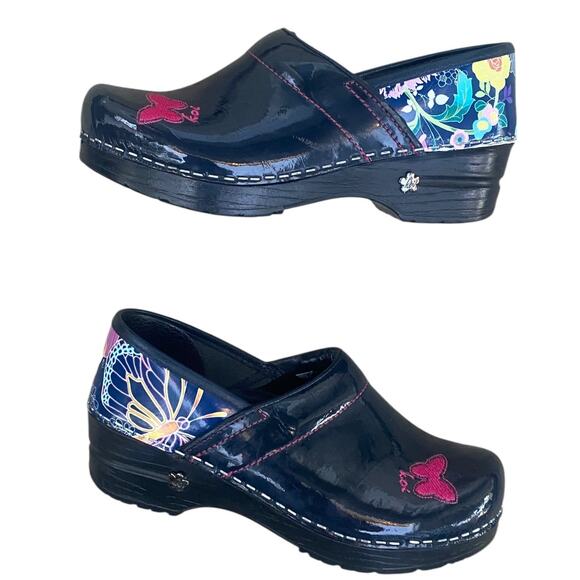 Sanita Womens Patent Leather Clogs EU 35 US 4 Navy Blue Butterfly Work Shoes - Picture 1 of 15